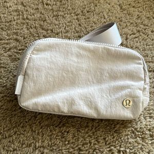 Lululemon Everywhere Belt Bag
